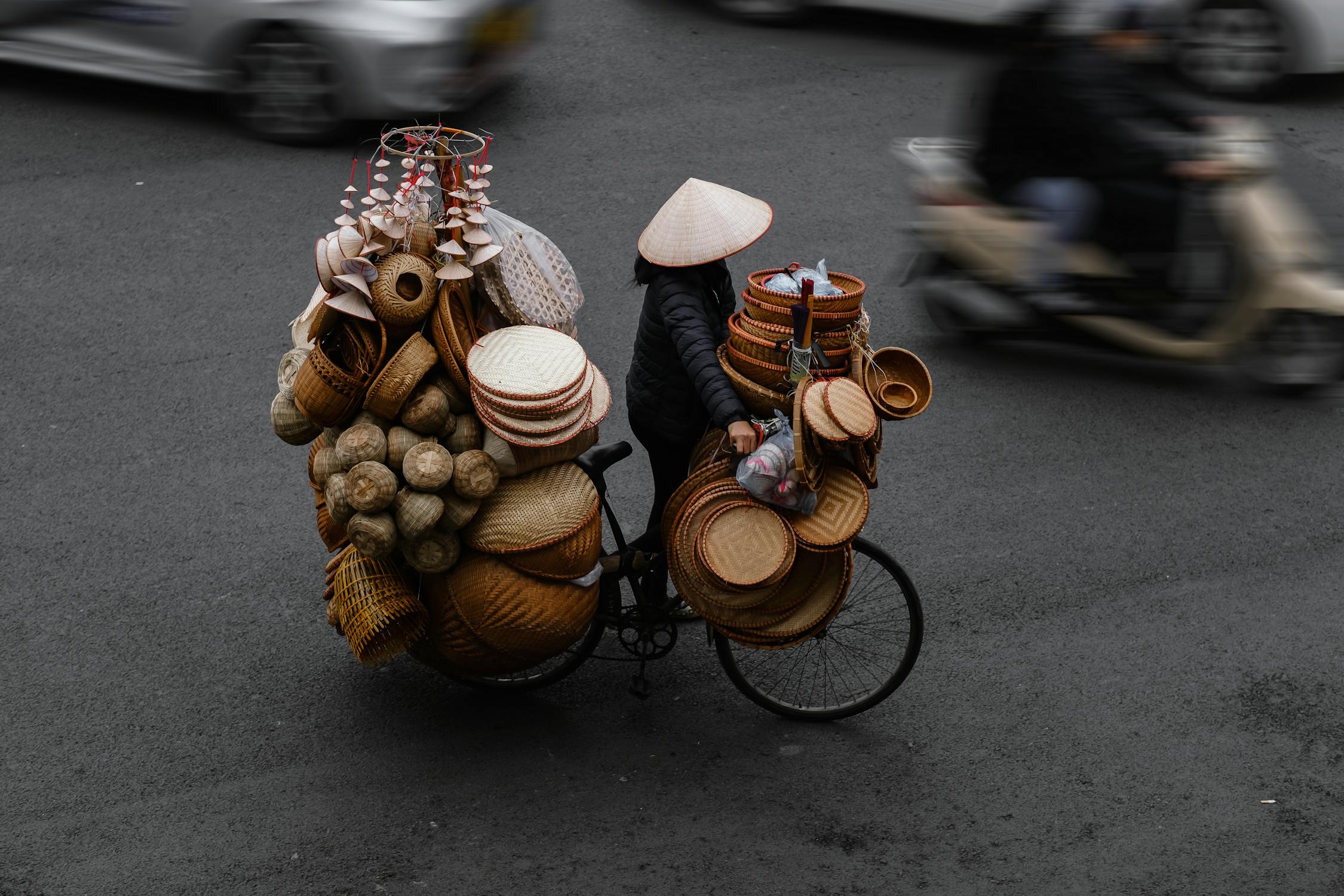 Person Riding Extremely Packed Bike, HaNoi ©pexels